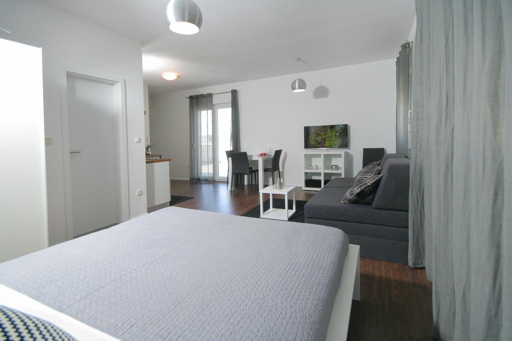 Charm Apartments And Rooms Trogir Room photo